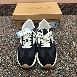 Steve Madden Black & White Women’ Fashion Sneaker